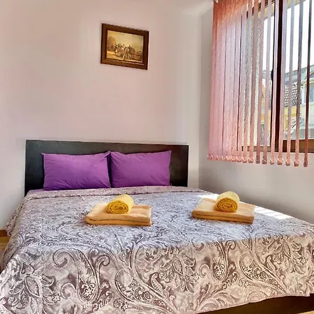 Bright For 4 In Apartment