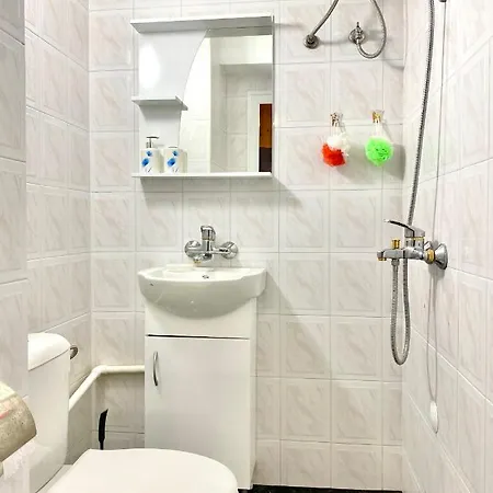 Bright For 4 In Apartment